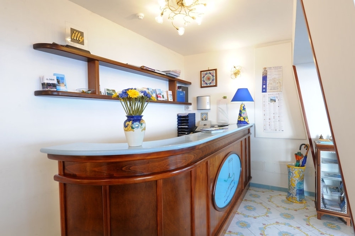 Imagen de los interiores del Hotel Villa Maria Pia. Foto 19