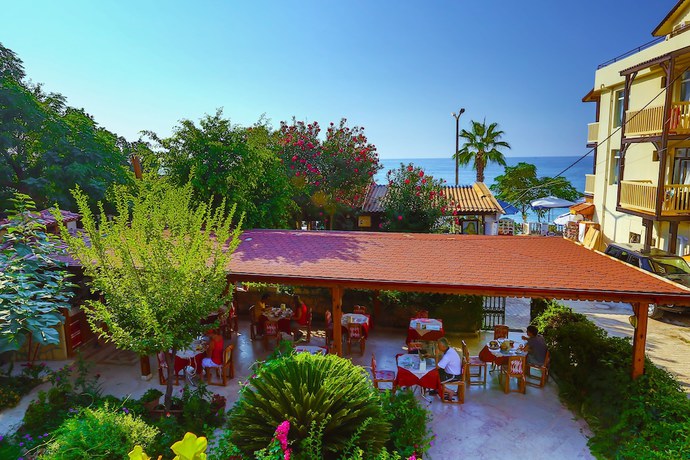 Imagen de los exteriores del Hotel Villa Onemli. Foto 15