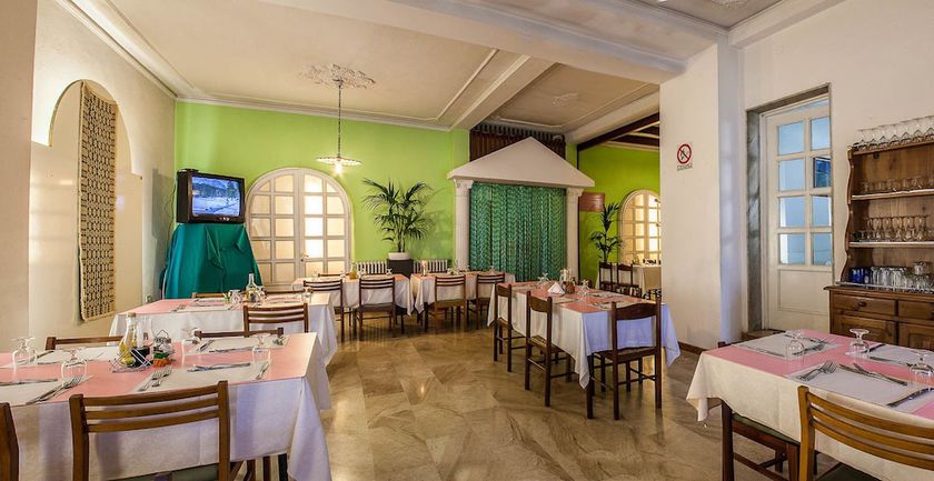 Imagen del bar/restaurante del Hotel Villa Rosa. Foto 3