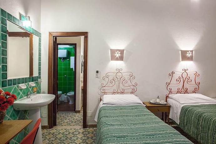 Imagen de la habitación del Hotel Villa Rosa, Sarrocu/Sarroch. Foto 4
