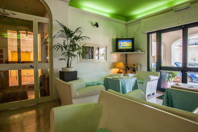 Imagen de los interiores del Hotel Villa Rosa, Sarrocu/Sarroch. Foto 18