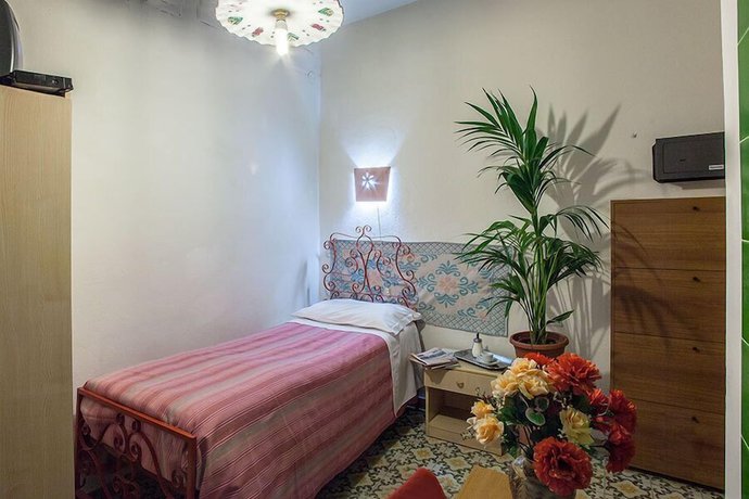 Imagen de la habitación del Hotel Villa Rosa, Sarrocu/Sarroch. Foto 14