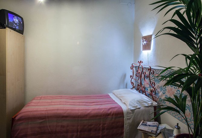 Imagen de la habitación del Hotel Villa Rosa, Sarrocu/Sarroch. Foto 17