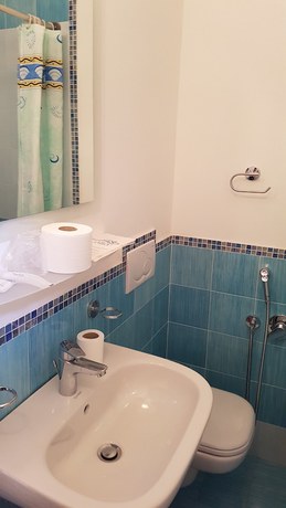 Imagen de la habitación del Hotel Villa Sirena. Foto 2