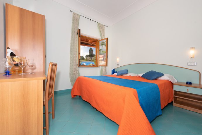 Imagen de la habitación del Hotel Villa Sirena. Foto 7