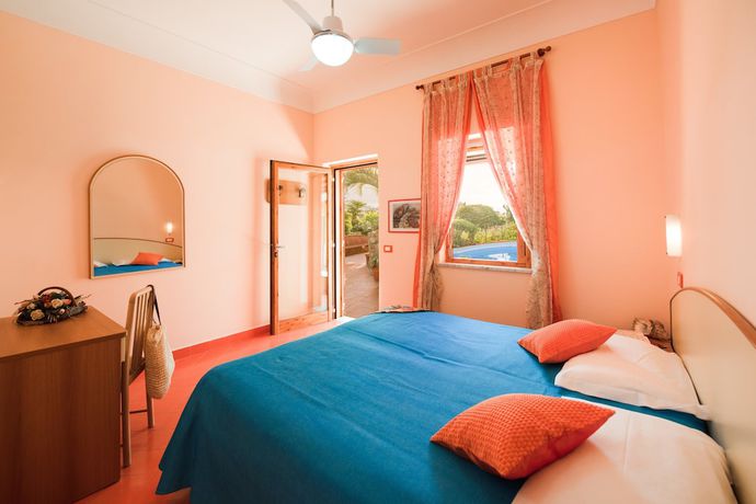 Imagen de la habitación del Hotel Villa Sirena. Foto 14