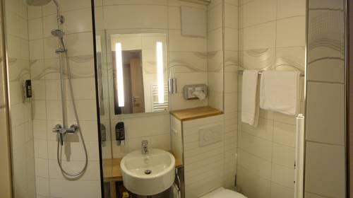 Imagen de la habitación del Hotel Villa Sulmana. Foto 7