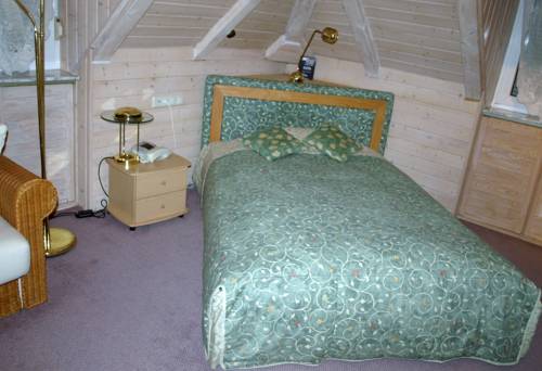 Imagen de la habitación del Hotel Villa Sulmana. Foto 13