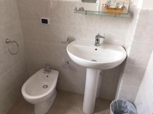 Imagen de la habitación del Hotel Villa Susy. Foto 8