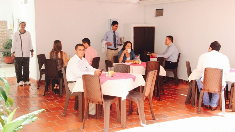 Imagen del bar/restaurante del Hotel Villamayor Cabecera. Foto 9