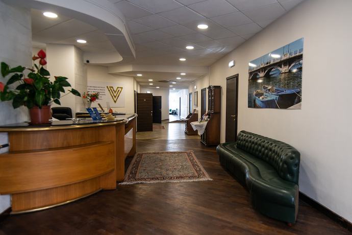 Imagen de los interiores del Hotel Virgilio. Foto 17