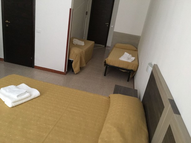 Imagen de la habitación del Hotel Virgilio. Foto 6
