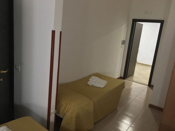 Imagen de la habitación del Hotel Virgilio. Foto 12