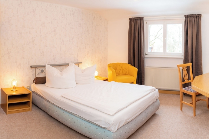 Imagen de la habitación del Hotel Waldhaus Waltershausen. Foto 1
