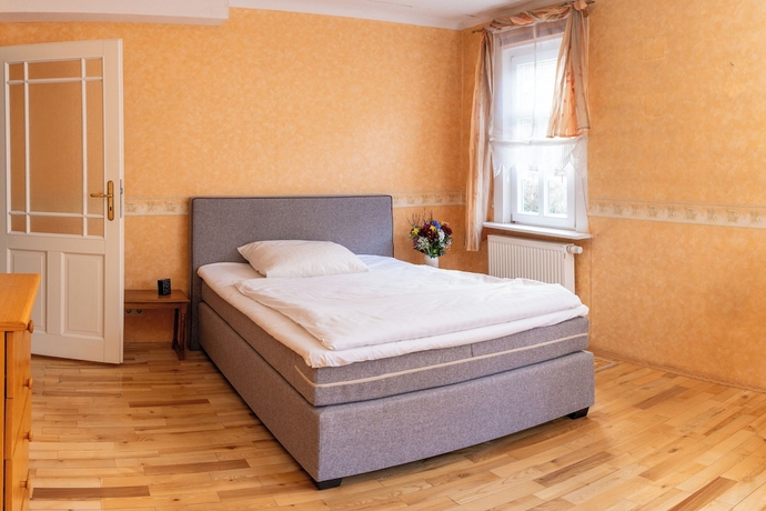 Imagen de la habitación del Hotel Waldhaus Waltershausen. Foto 2