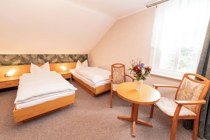 Imagen de la habitación del Hotel Waldhaus Waltershausen. Foto 7