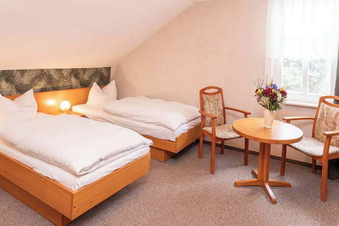 Imagen de la habitación del Hotel Waldhaus Waltershausen. Foto 8