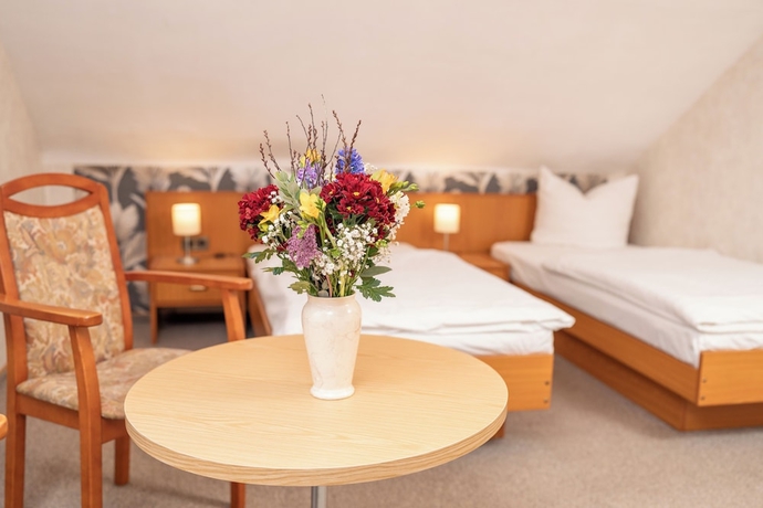 Imagen de la habitación del Hotel Waldhaus Waltershausen. Foto 15