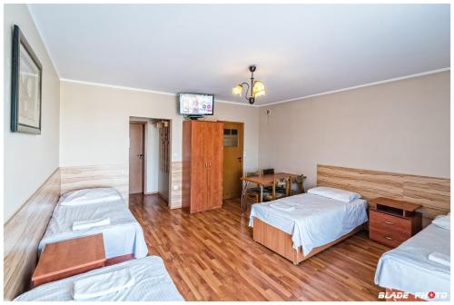 Imagen de la habitación del Hotel Warka. Foto 19