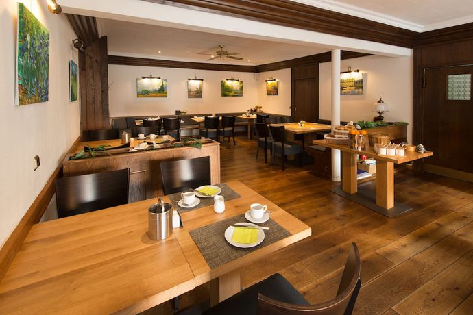 Imagen del bar/restaurante del Hotel Weinhaus Weis. Foto 2