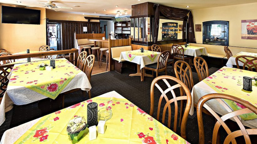 Imagen del bar/restaurante del Hotel Weinhaus Weis. Foto 3