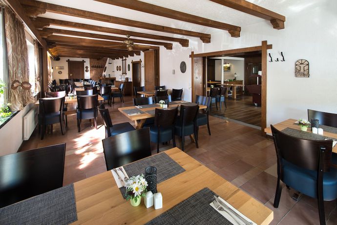 Imagen del bar/restaurante del Hotel Weinhaus Weis. Foto 4