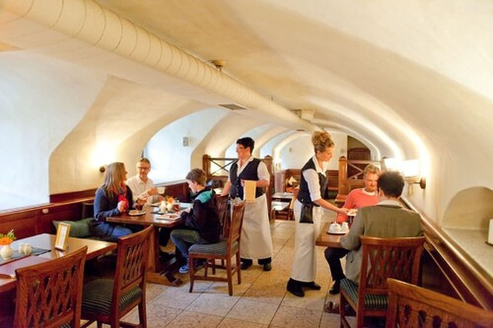 Imagen del bar/restaurante del Hotel Wei&szlig;es Ro&szlig; Marienberg. Foto 4
