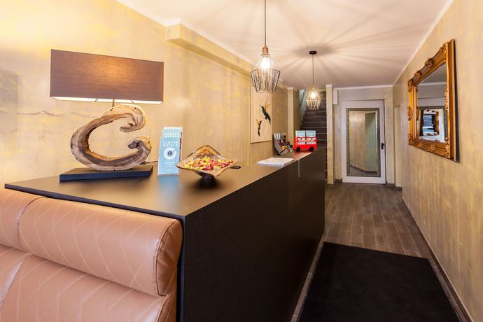Imagen de los interiores del Hotel West. Foto 17