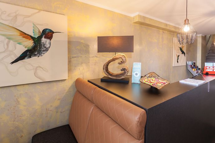 Imagen de los interiores del Hotel West. Foto 18