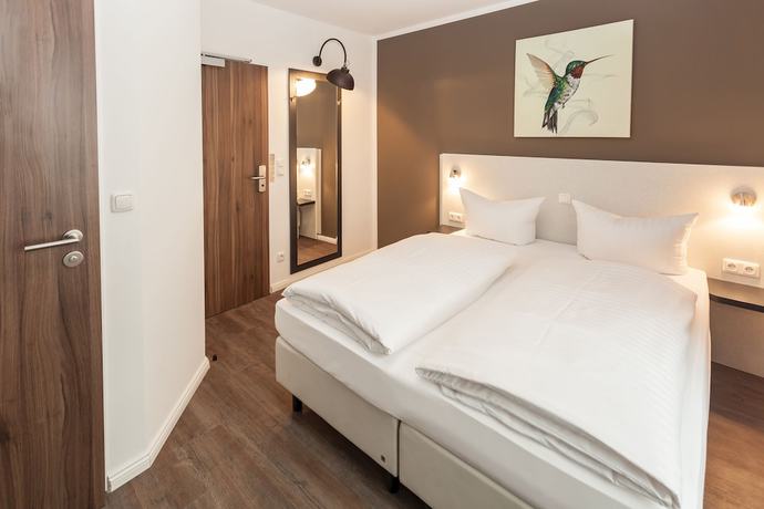 Imagen de la habitación del Hotel West. Foto 2
