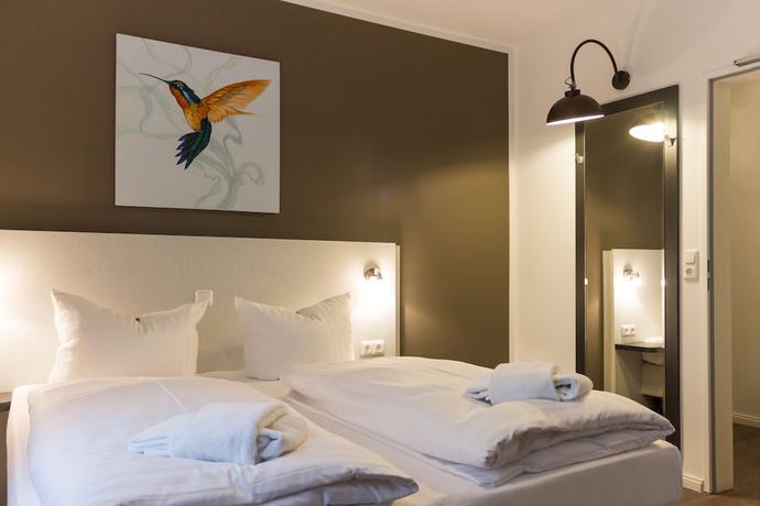 Imagen de la habitación del Hotel West. Foto 3