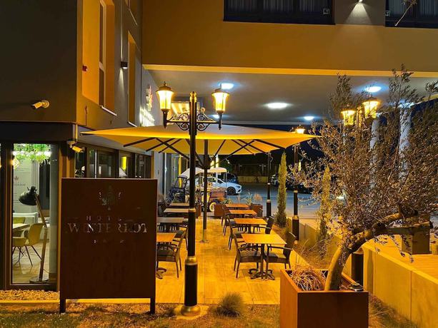Imagen de los exteriores del Hotel Winterrot. Foto 15