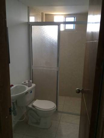 Imagen de la habitación del Hotel Y Caba&ntilde;as Juanmar. Foto 3