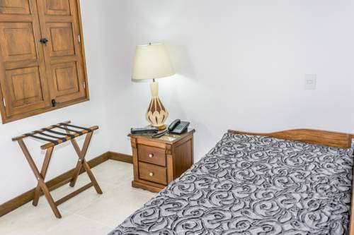 Imagen de la habitación del Hotel Y Centro De Convenciones La Extremadura. Foto 2