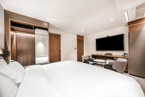 Imagen de la habitación del Hotel Yaja Mokpo Peace Square. Foto 18