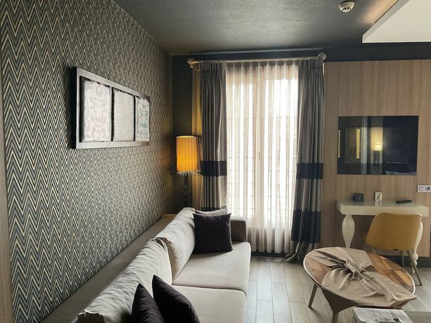 Imagen de la habitación del Hotel Zade. Foto 17