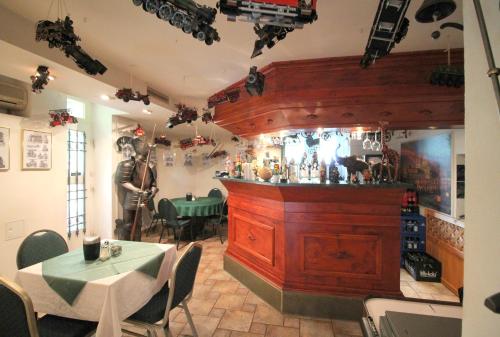 Imagen del bar/restaurante del Hotel Zu den Linden. Foto 3