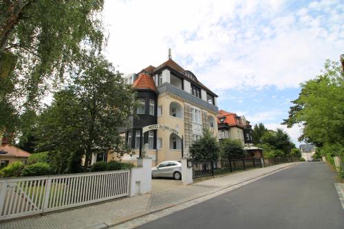 Imagen de los exteriores del Hotel Zu den Linden. Foto 17