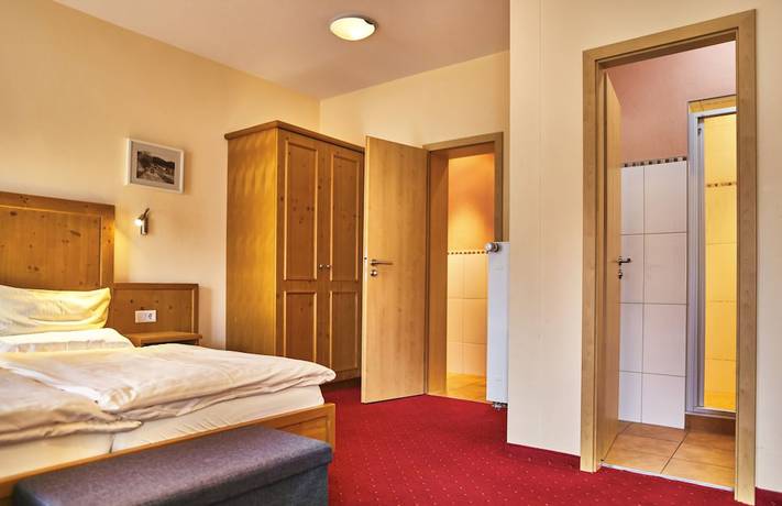 Imagen de la habitación del Hotel Zum Blauen Hecht. Foto 6