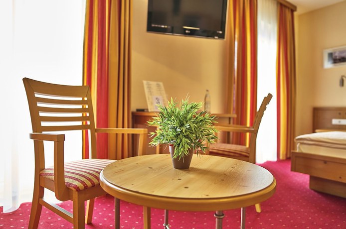 Imagen de la habitación del Hotel Zum Blauen Hecht. Foto 13