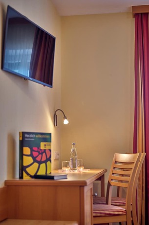 Imagen de la habitación del Hotel Zum Blauen Hecht. Foto 19