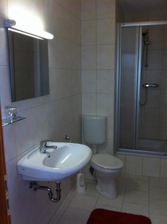 Imagen de la habitación del Hotel Zum Goldenen L&ouml;wen, Merseburg. Foto 10