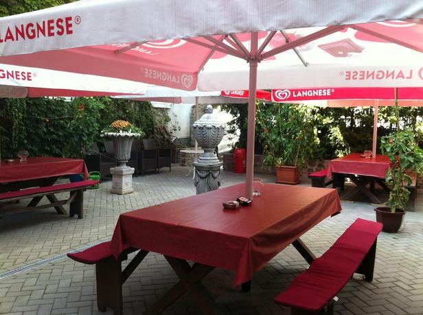 Imagen del bar/restaurante del Hotel Zum Goldenen L&ouml;wen, Merseburg. Foto 6