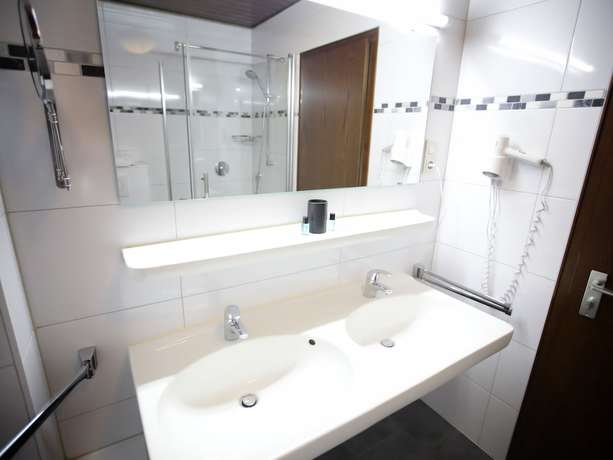 Imagen de la habitación del Hotel Zur Eiche. Foto 14