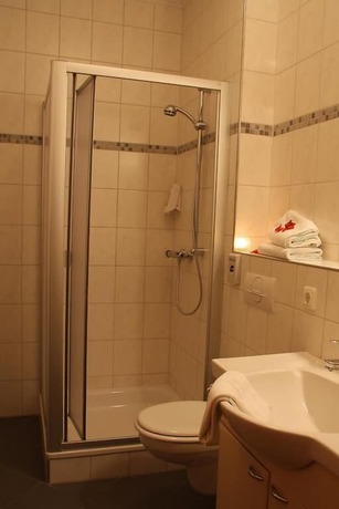 Imagen de la habitación del Hotel Zur Morschbach. Foto 19