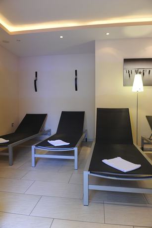 Imagen de la piscina del Hotel Zur Post, Deudesfeld. Foto 17