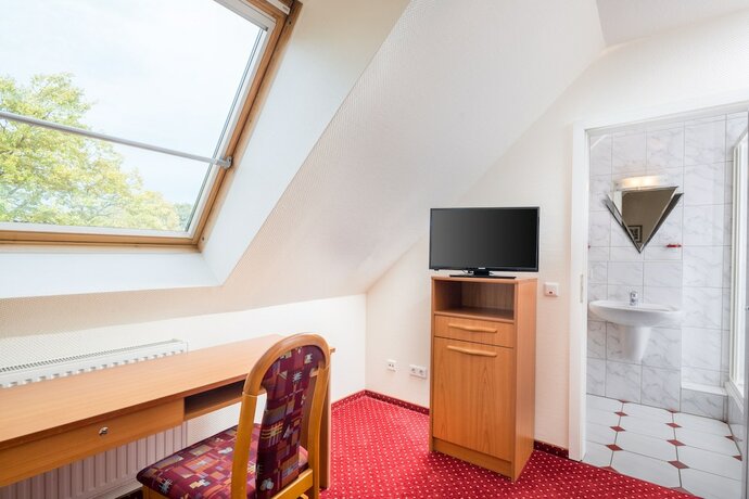 Imagen de la habitación del Hotel Zur Post, Hemmingen. Foto 17