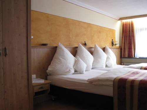 Imagen de la habitación del Hotel Zur Sch&ouml;nen Aussicht. Foto 3