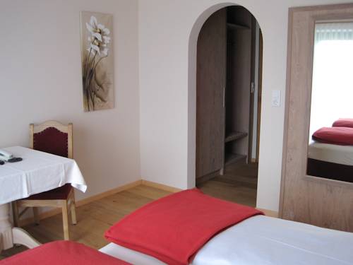Imagen de la habitación del Hotel Zur Sch&ouml;nen Aussicht. Foto 6