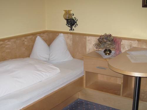 Imagen de la habitación del Hotel Zur Sch&ouml;nen Aussicht. Foto 7